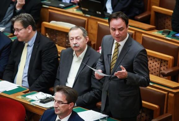 Forrás: www.nyitraizsolt.hu