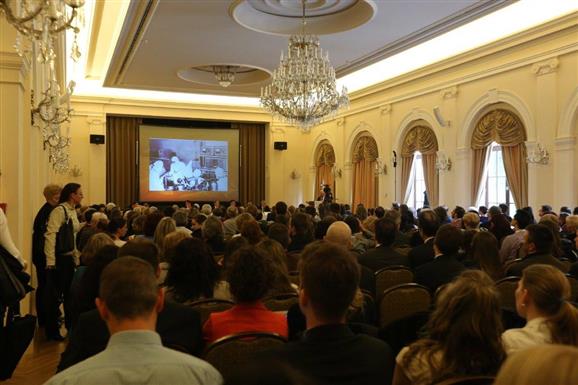 Megnyit az Anna Grand Hotelben