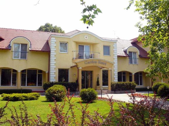 Szolnok, Garden Hotel