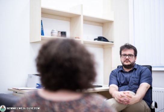 Dr. Pulay Attila, a Semmelweis Egyetem Pszichiátriai és Pszichoterápiás Klinika szakorvosa (Fotó: Kovács Attila  Semmelweis Egyetem)